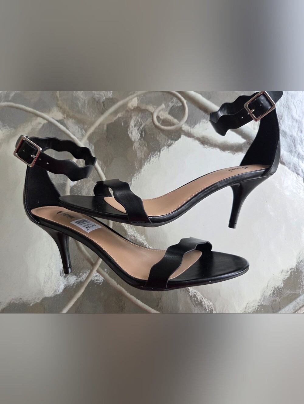 NWT Fioni IRIS Scalloped Ankle Strap Kitten Heels Open Toe